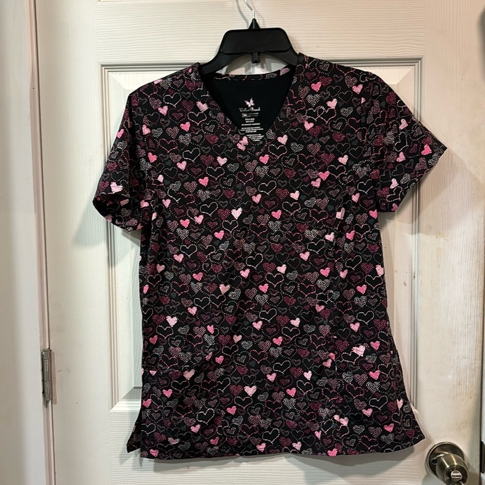 Willow Brook Women's Full of Hearts Valentines Day V-Neck Scrub Top Sz Small